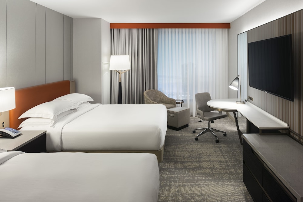 Executive Room, 2 Queen Beds, Club Lounge Access photo 2