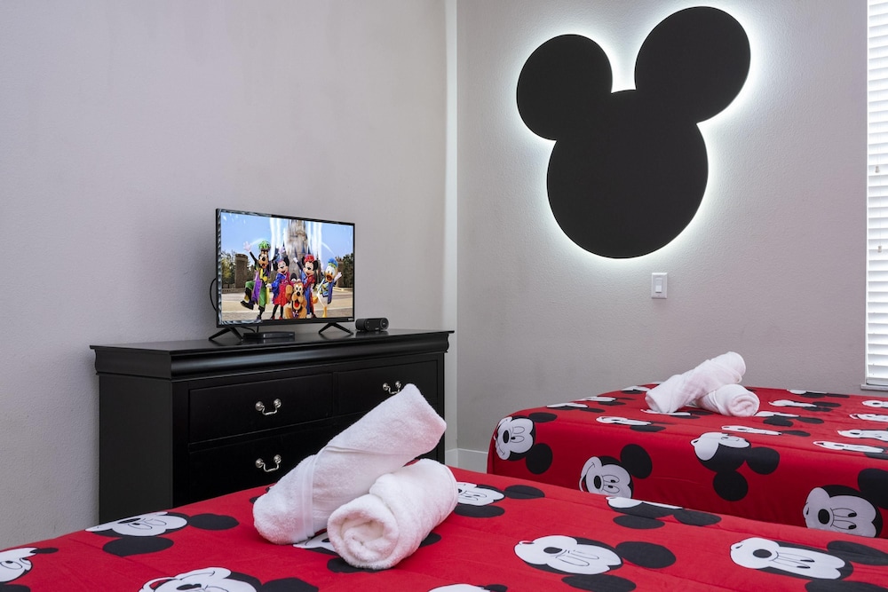 Magical Themed House Just 5 Minutes to Disney Free BBQ Pool Access, 사진 20