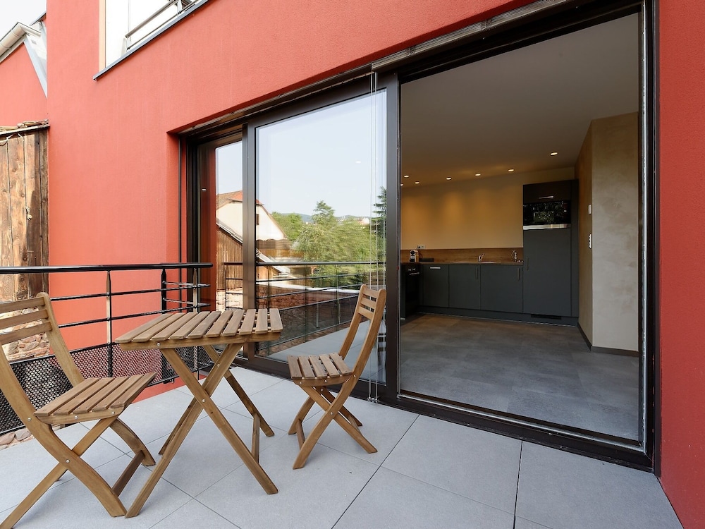 Luxury Apartment, Ensuite, Mountain View photo 2