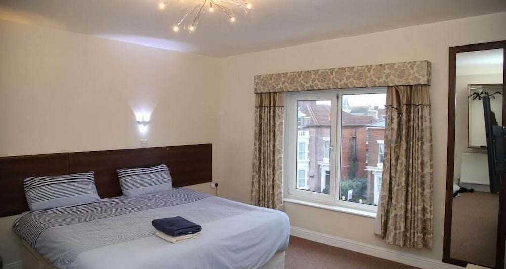 Deluxe Twin Room, Ensuite photo 1