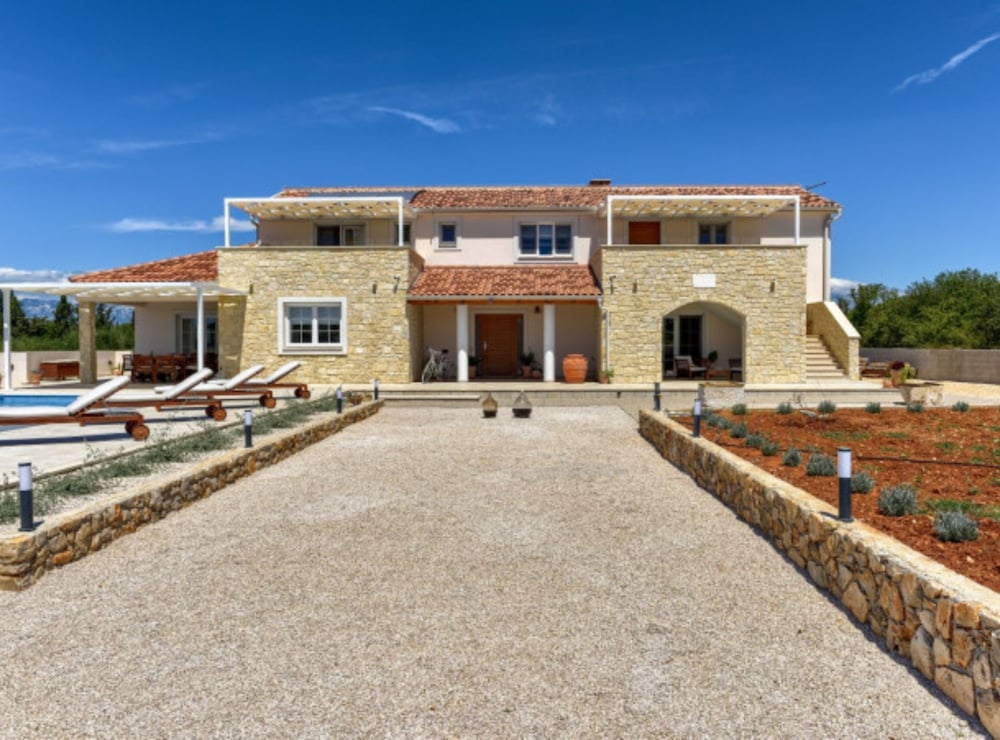 Villa (Rustic Villa Perosa With Heated Pool)