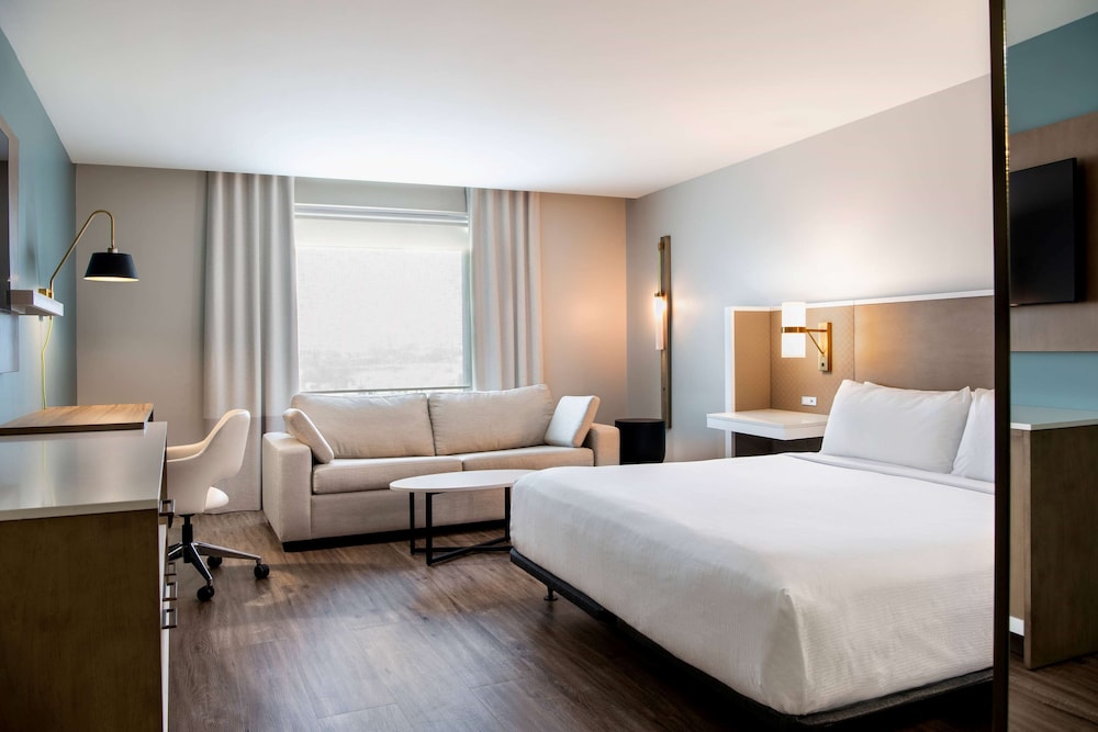 Suite, 1 King Bed, Accessible, Non Smoking - Photo 1