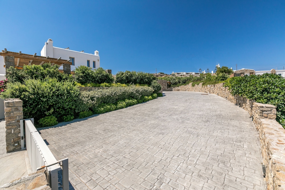 Exclusive Villa, 4 Bedrooms, Sea View (M One) - Photo 21