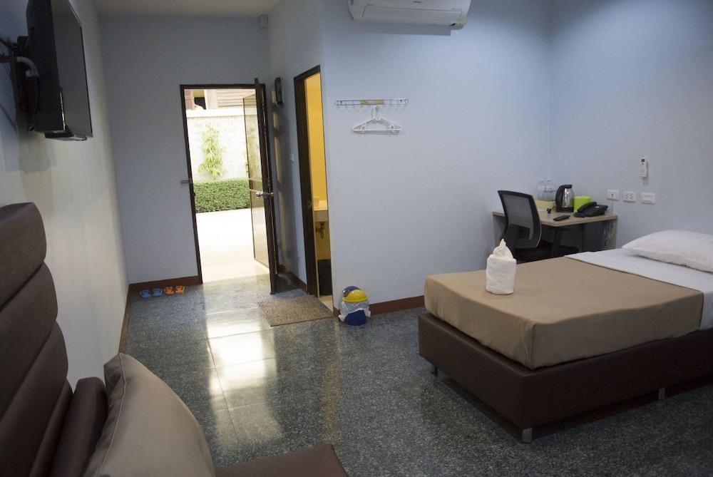 Deluxe Twin Room photo 3