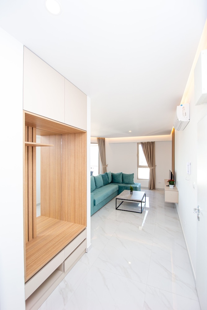 Signature Apartment photo 1