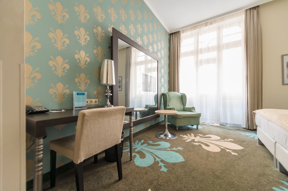 Deluxe Double Plus Room