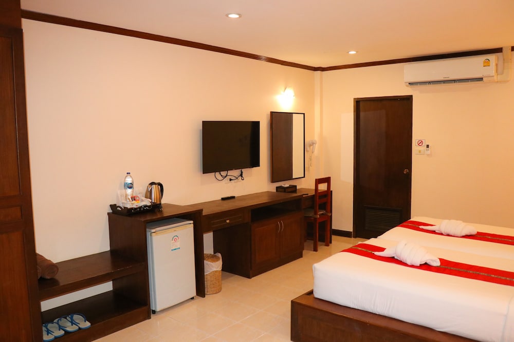 Deluxe Villa, Poolside - Photo 7