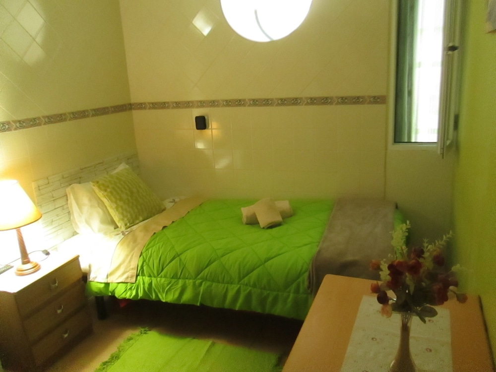 Single Room, Shared Bathroom photo 1