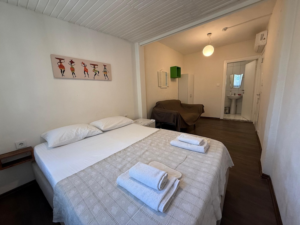Room 5 photo 3