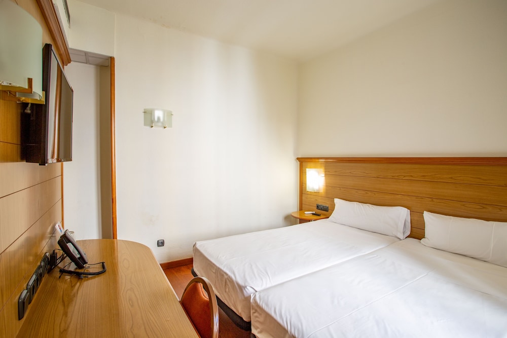 Double or Twin Room (Interior) - Photo 3