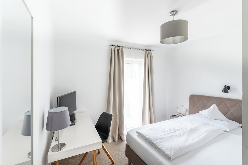 Economy Single Room, Annex Building (3 Star) photo 2