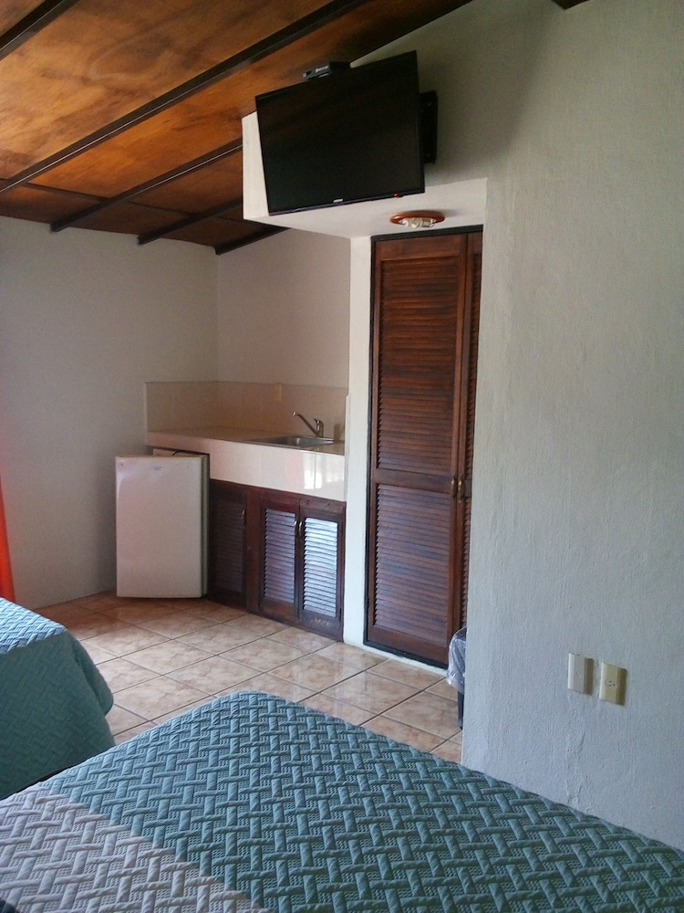 Single Room, 1 Double Bed