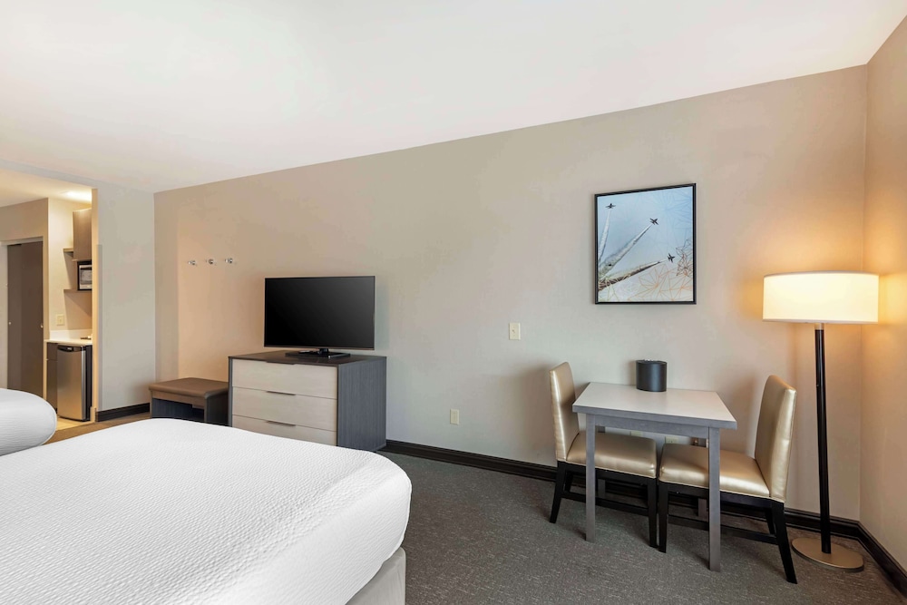 Standard Room, 2 Queen Beds, Accessible, Kitchenette - Photo 3