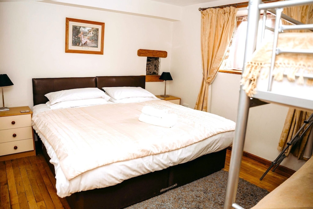 Superior Cottage, Accessible, Ensuite (The Stables) photo 2