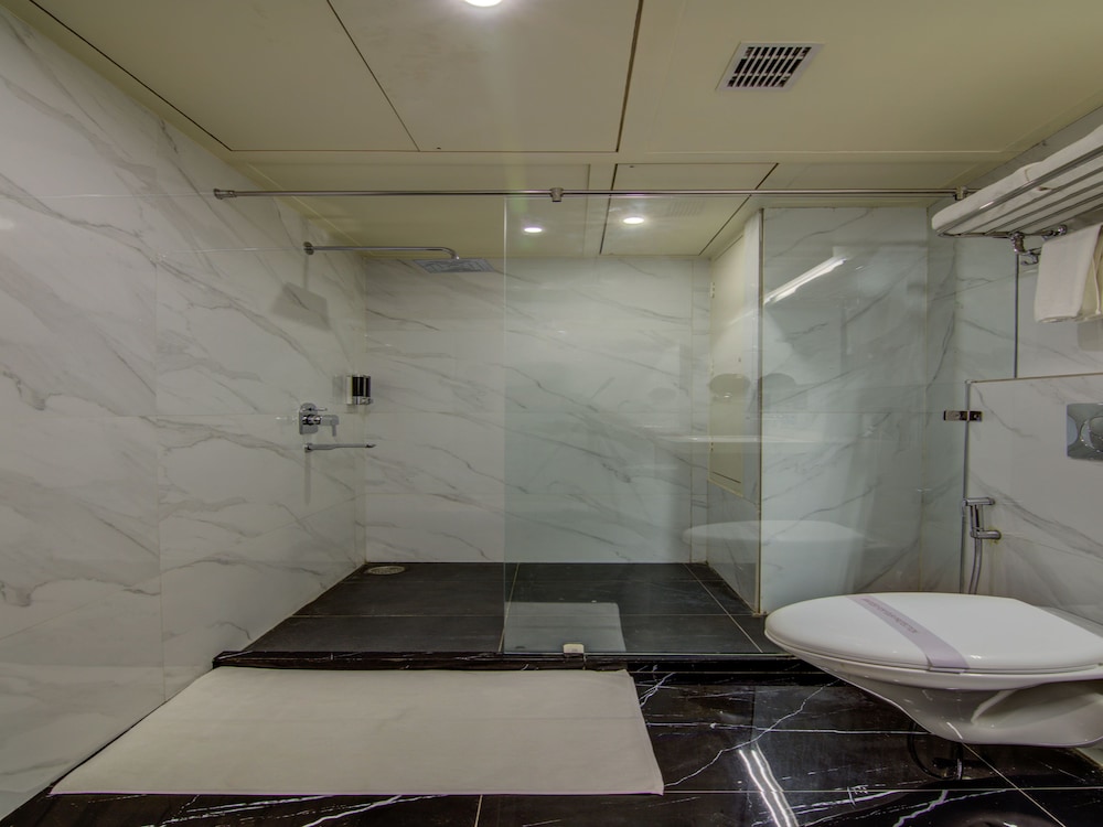 Deluxe Double Or Twin Room, 1 King Bed photo 2