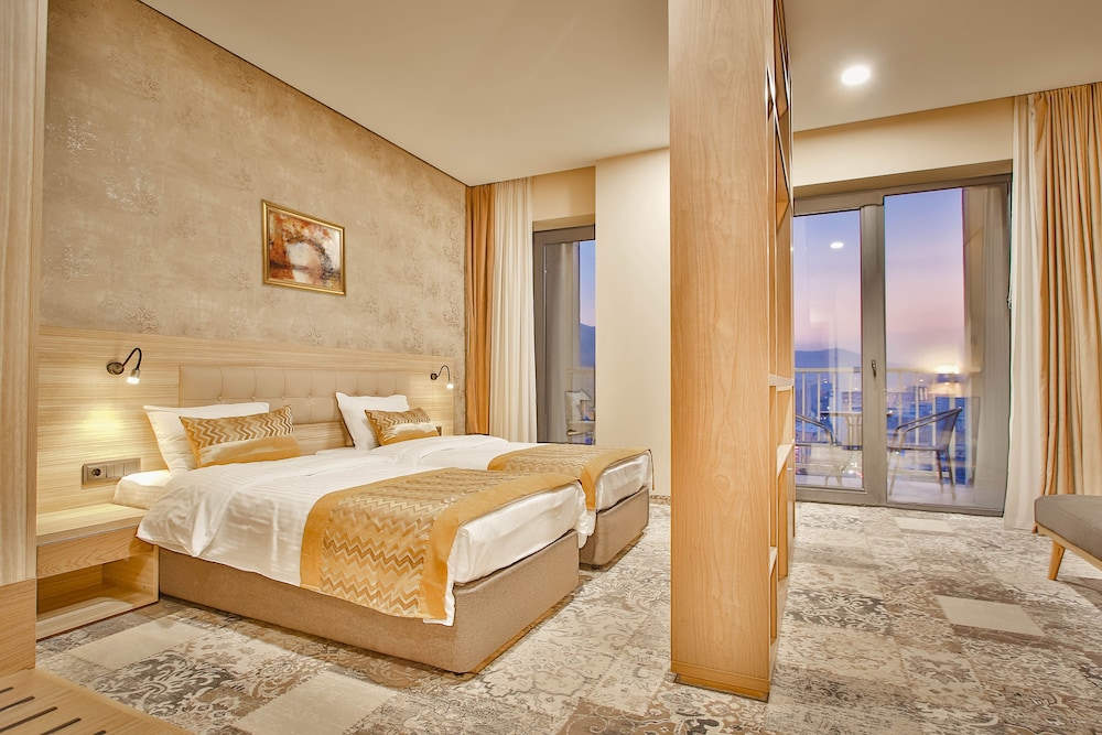 Deluxe Double or Twin Room, Non Smoking photo 1