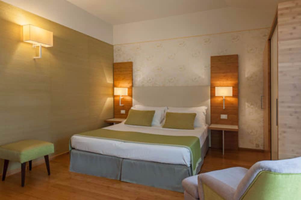 Standard Double Room - Photo 6