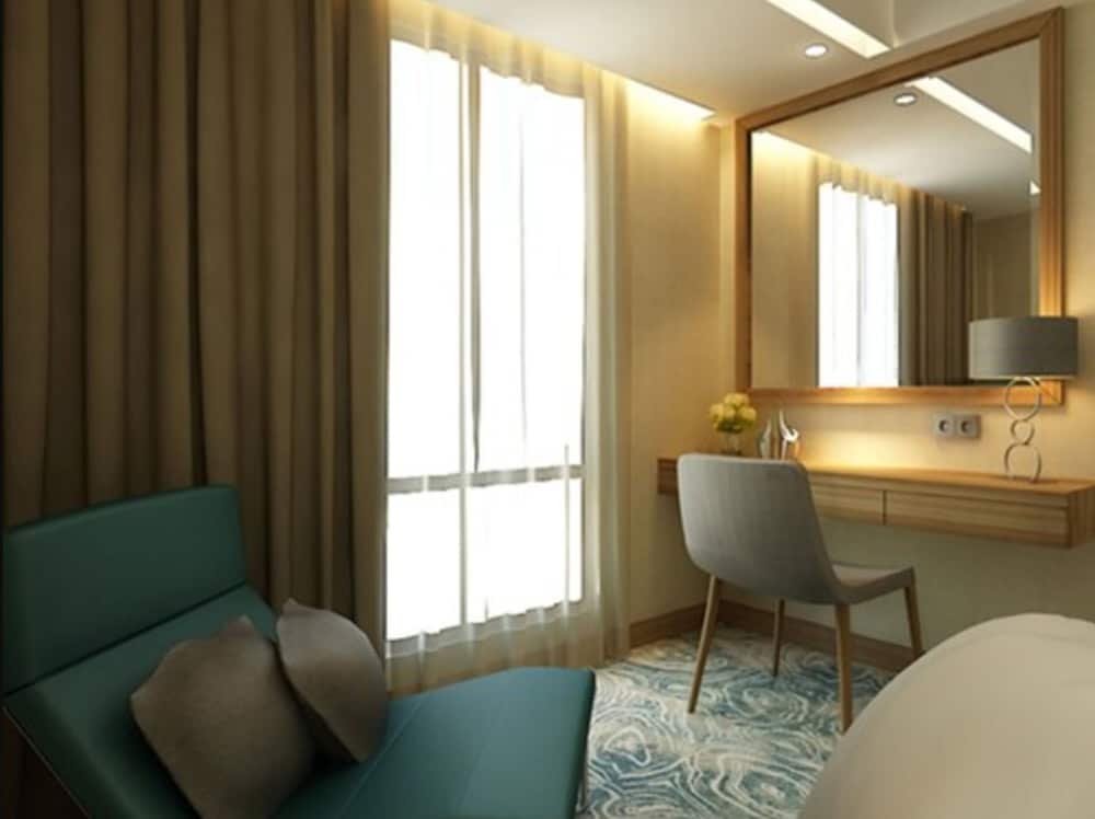 Deluxe Twin Bed Room Only photo 3