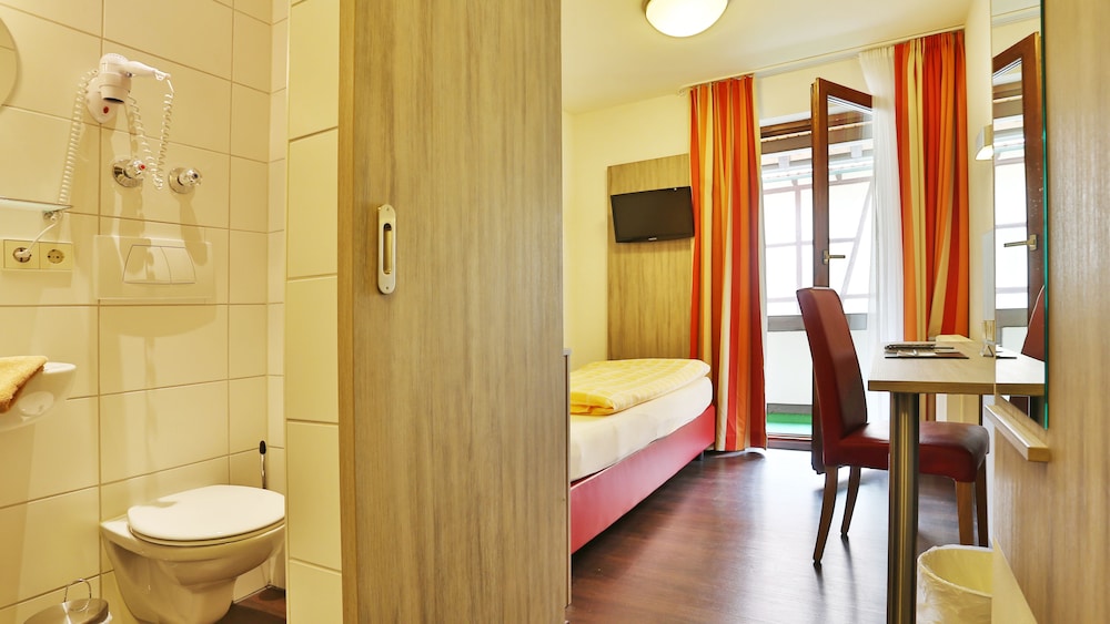 Single Room photo 3
