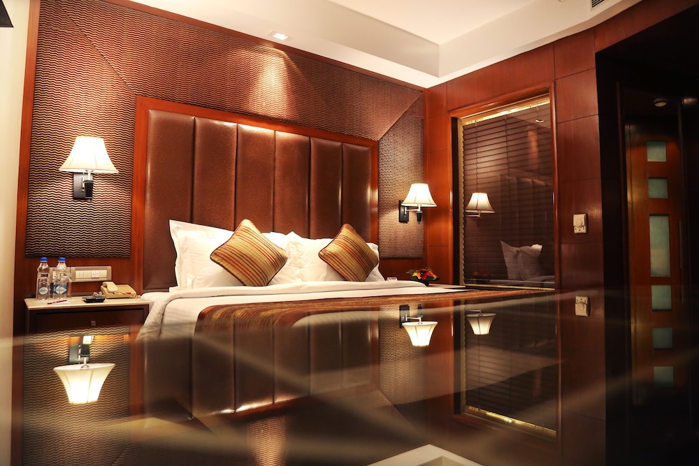 Suite - Photo 10