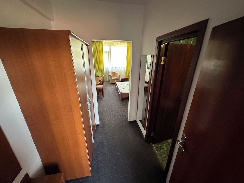 Deluxe Double or Twin Room photo 2