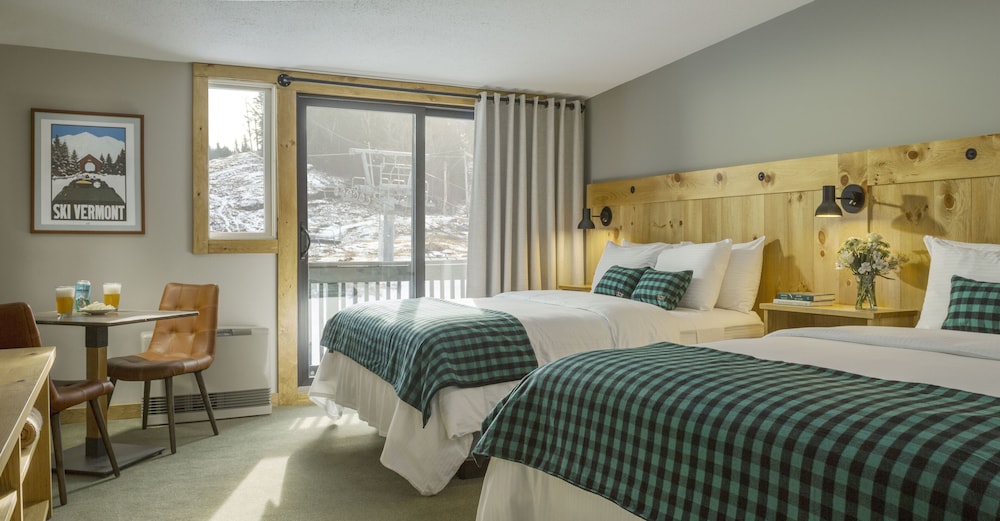 Mountain View Deluxe Two Queen Beds With Balcony