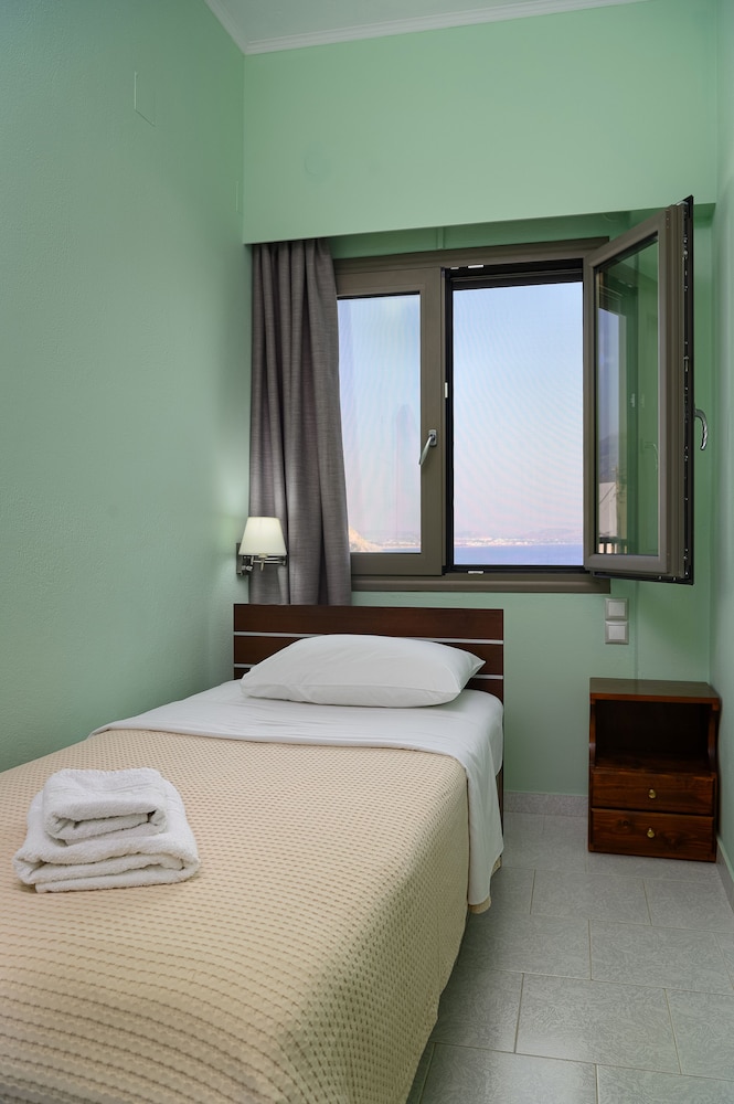 Triple Room, Sea View photo 2