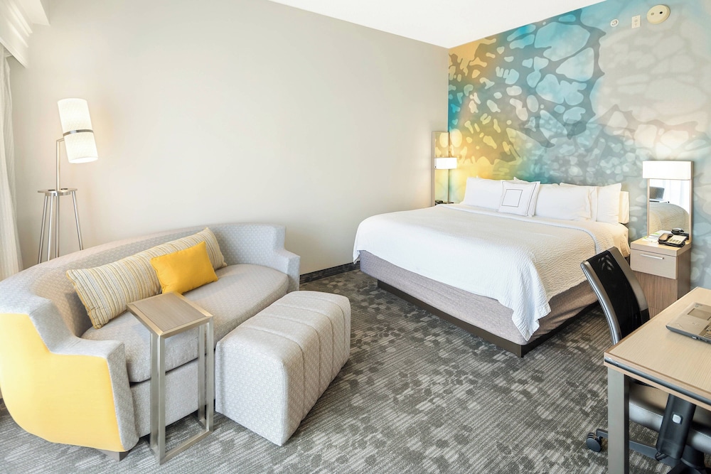 Room, 1 King Bed with Sofa bed (Mobility Accessible, Tub) - Photo 2