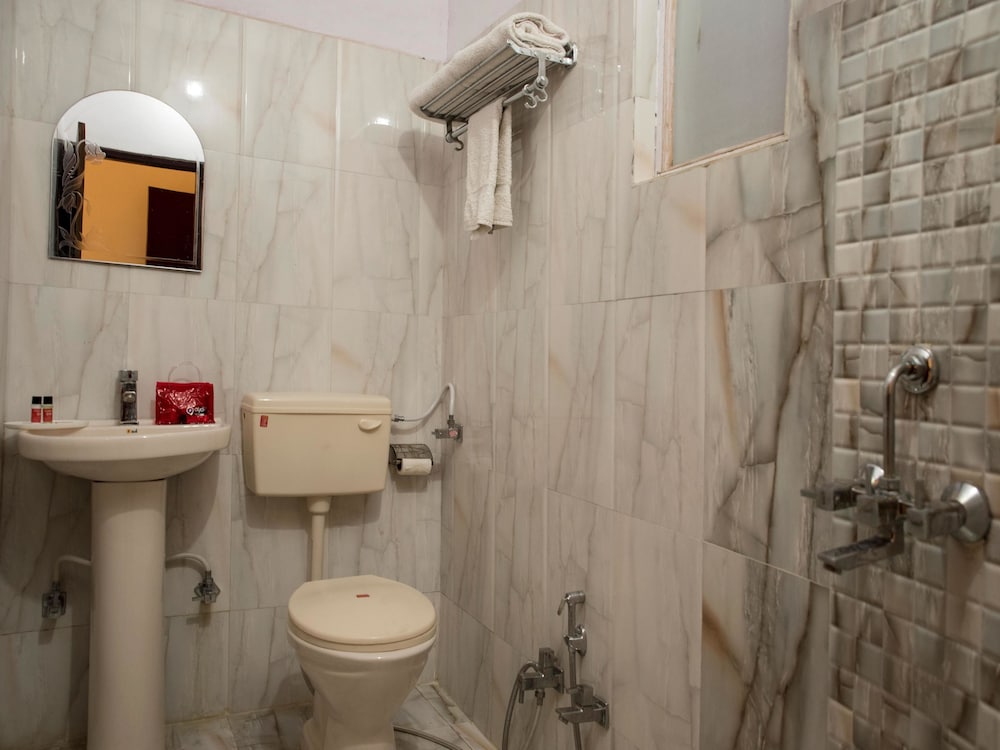 Standard Double Or Twin Room, 1 Bedroom, Private Bathroom photo 2