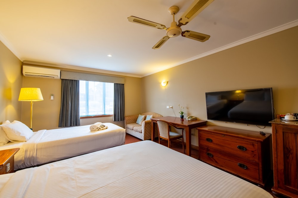 Deluxe Twin Room - Photo 10