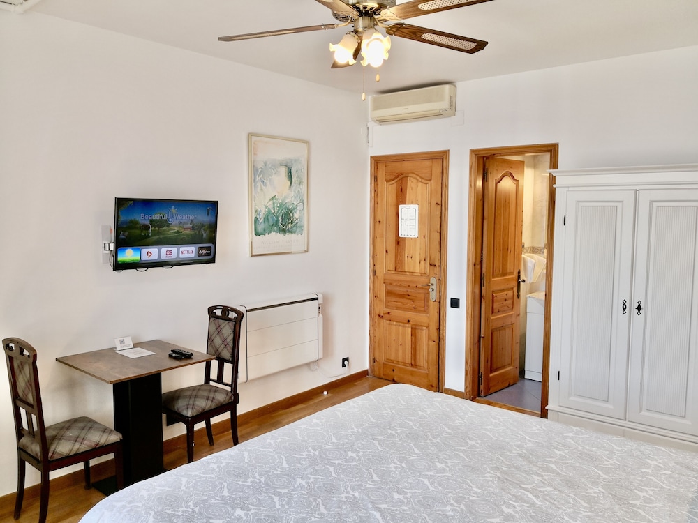 Comfort Double or Twin Room, Balcony, Garden View photo 2