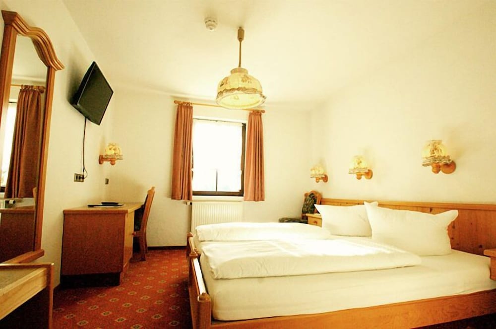 Superior Double Room (Schwarzwaldstüble) photo 3