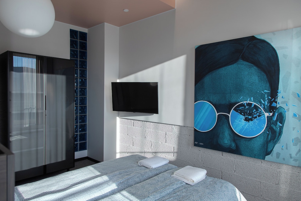 Romantic Room, City View - Photo 2