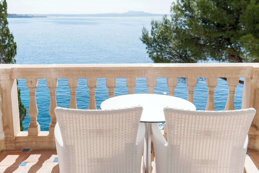 Deluxe Suite, 1 Bedroom, Sea View thumbnail 6