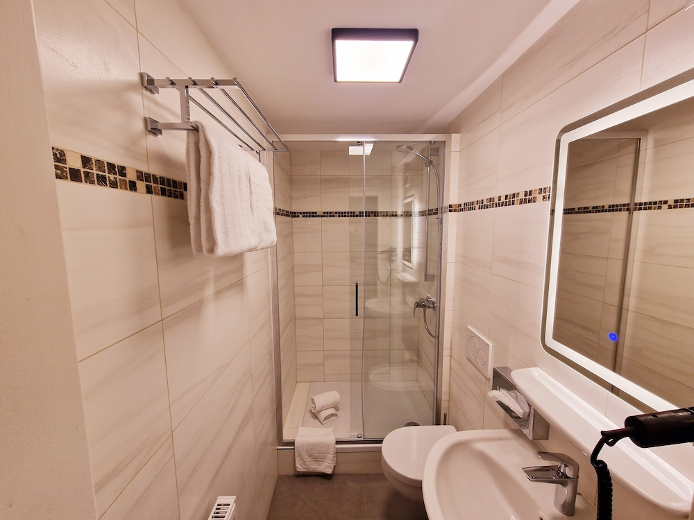Design Double or Twin Room - Photo 2