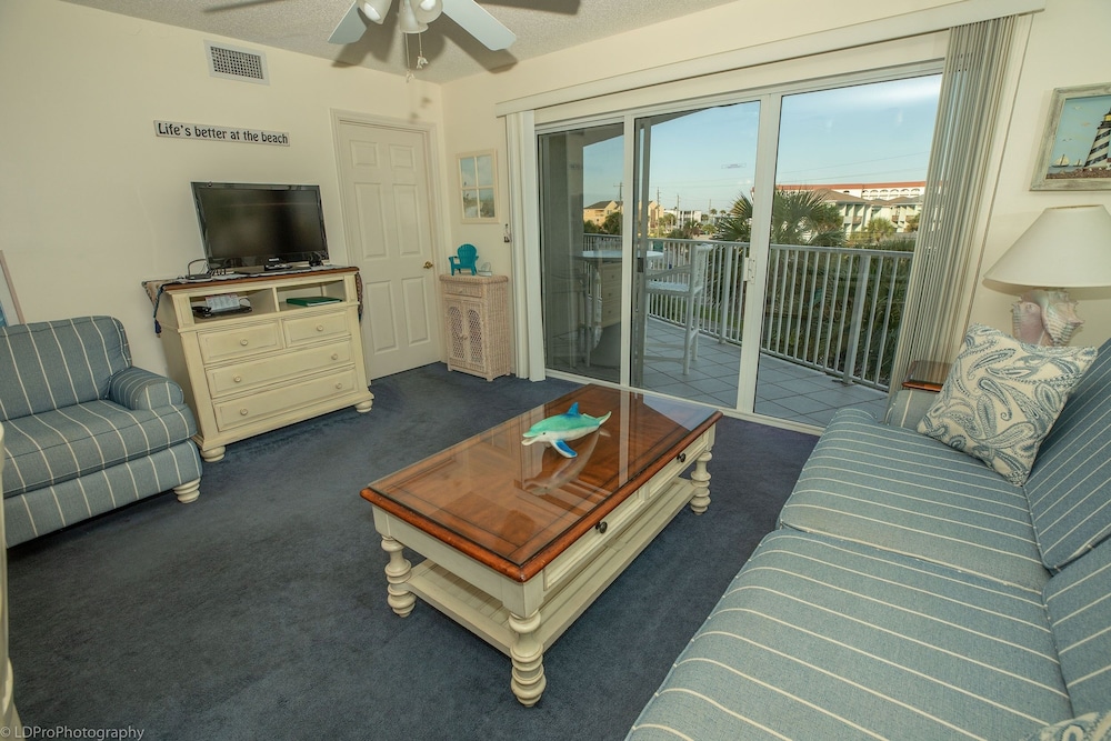 Condo, 2 Bedrooms