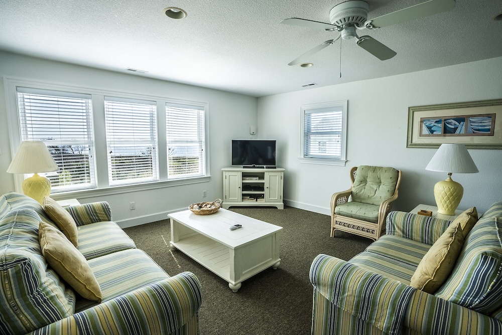Standard House, 3 Bedrooms, Non Smoking (Teach's Treasure (Annex))