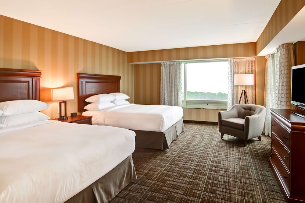 Junior Suite, 2 Queen Beds, Non Smoking (US Fallsview)