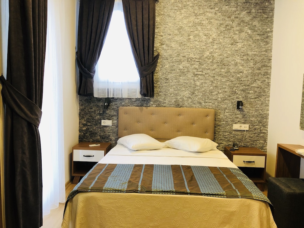 Deluxe Tek Büyük Yataklı Oda, 1 Çift Kişilik Yatak, Balkonlu photo 1