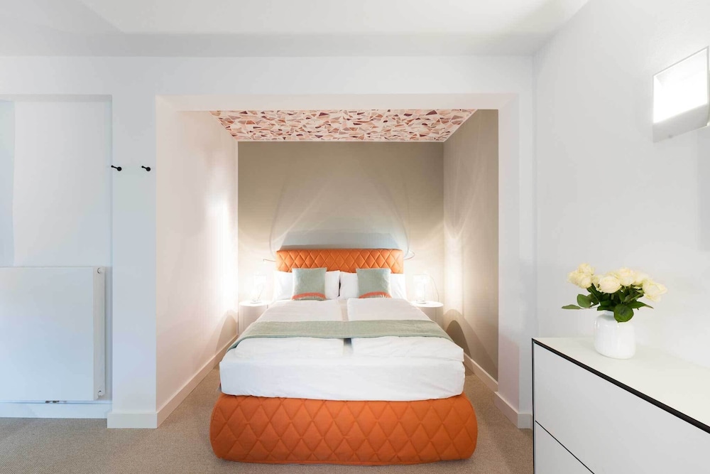 Deluxe Suite - Photo 5