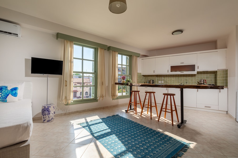 Classic Suite, City View
