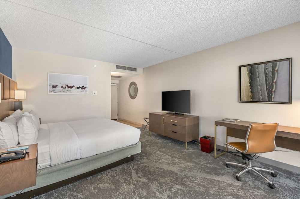 Suite, 2 Bedrooms, Non Smoking (1 King Bed) photo 1