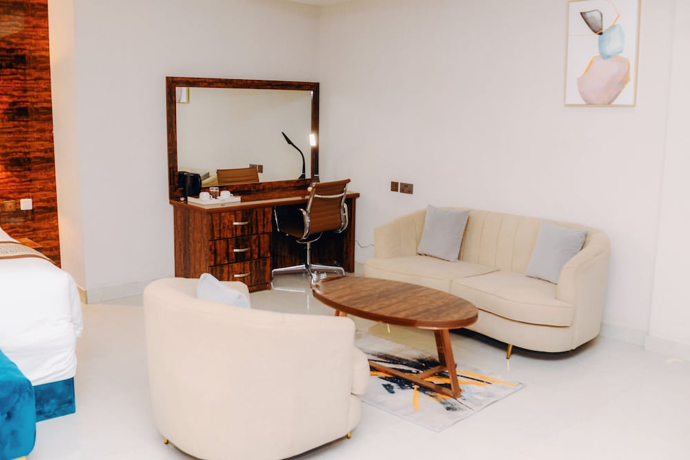Presidential Room, Multiple Beds, Non Smoking, Pool View photo 2