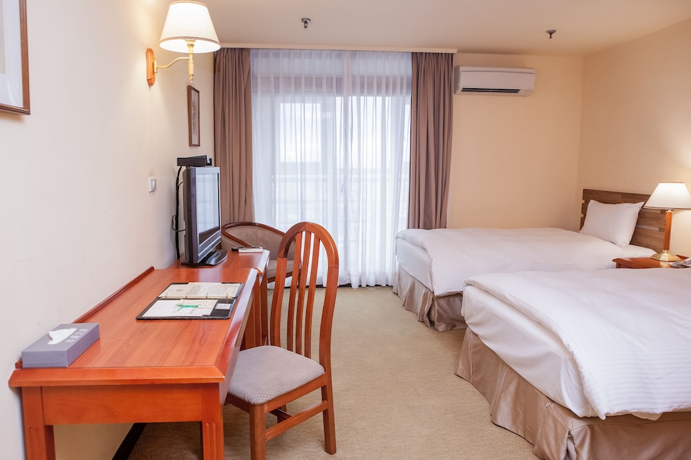 Standard Twin Room - Photo 10
