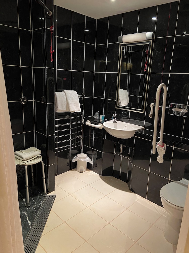 Basic Double or Twin Room, Accessible