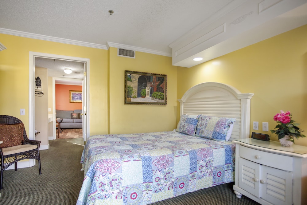 Suite, 1 Bedroom, Balcony, Pool View, Jetted Tub, Non Smoking - Photo 5