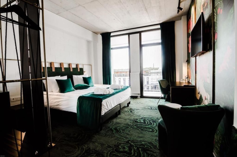 Superior Double or Twin Room, Non Smoking, Balcony - Photo 4