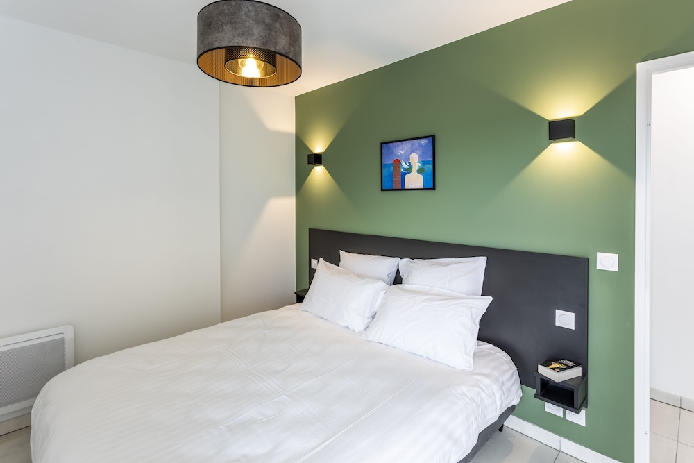 Classic Apartment, 2 Bedrooms - Photo 1