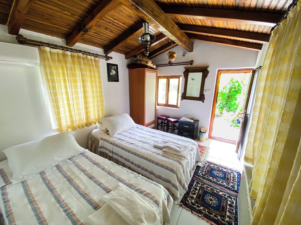 Economy Bungalow, Garden View photo 1