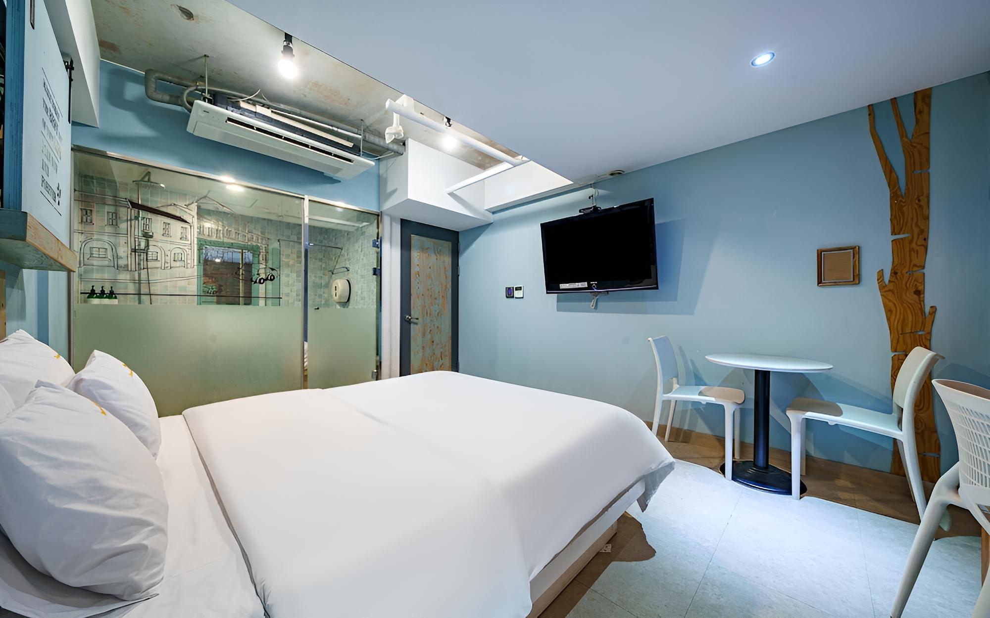 Room (Standard Room) - Photo 7